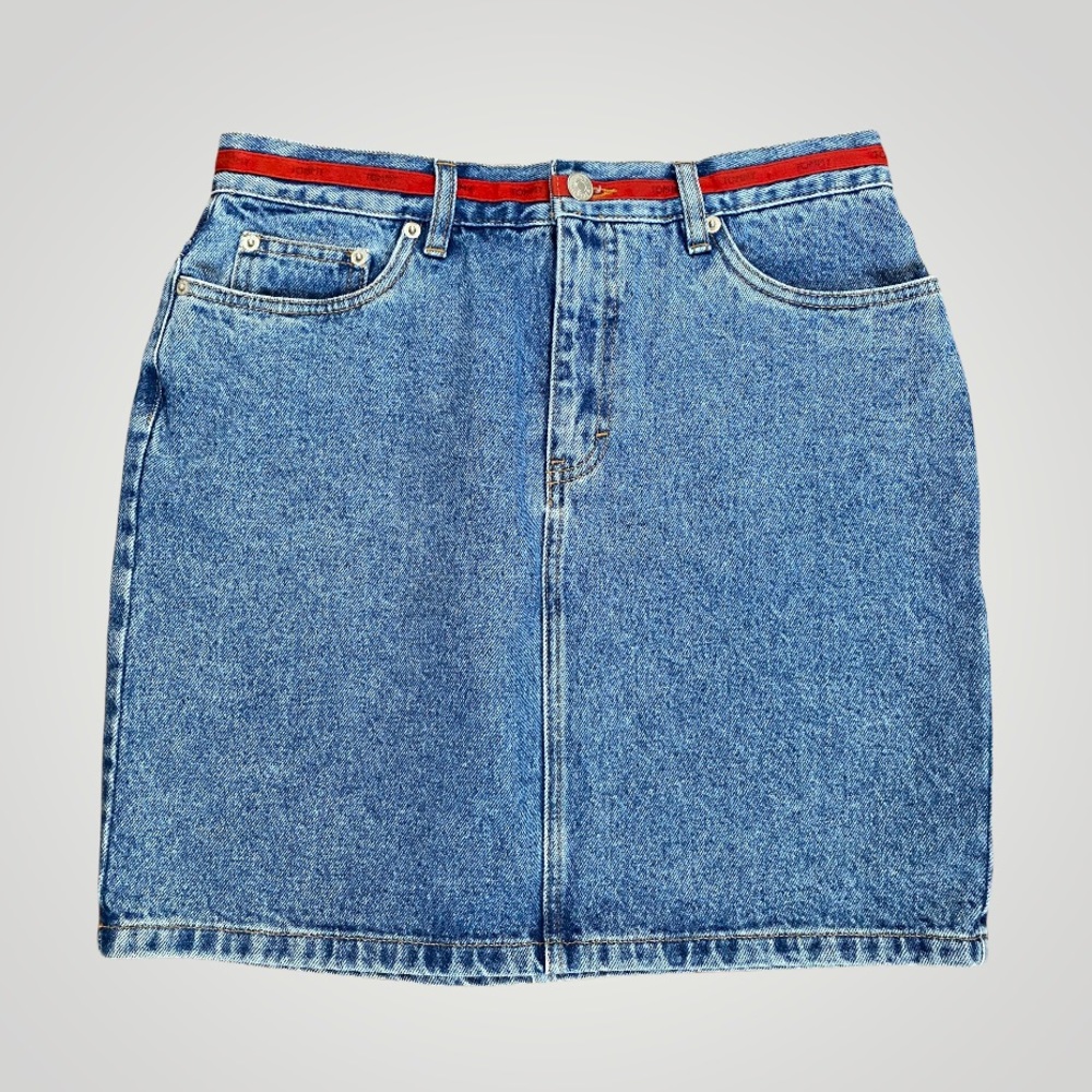 Brand new never worn Tommy Hilfiger denim skirt ♡